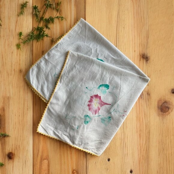 Vintage Floral Printed Tapestry Tea Towel With Yellow Crocheted Border - Picture 1 of 7
